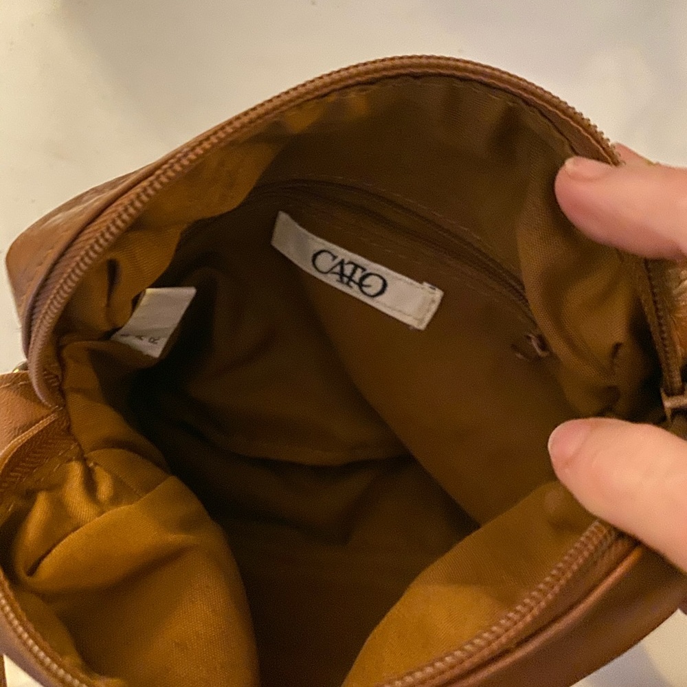 Cross Body Purse. - Picture 2 of 3
